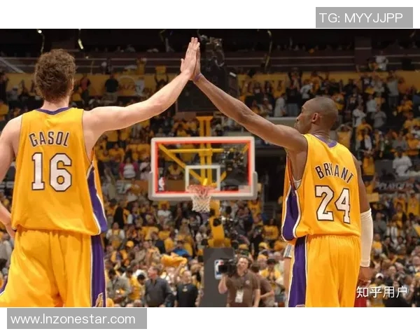 姚明与加索尔重聚篮球盛宴共叙昔日辉煌与友谊的故事 姚明与加索尔重聚篮球盛宴共叙昔日辉煌与友谊的故事